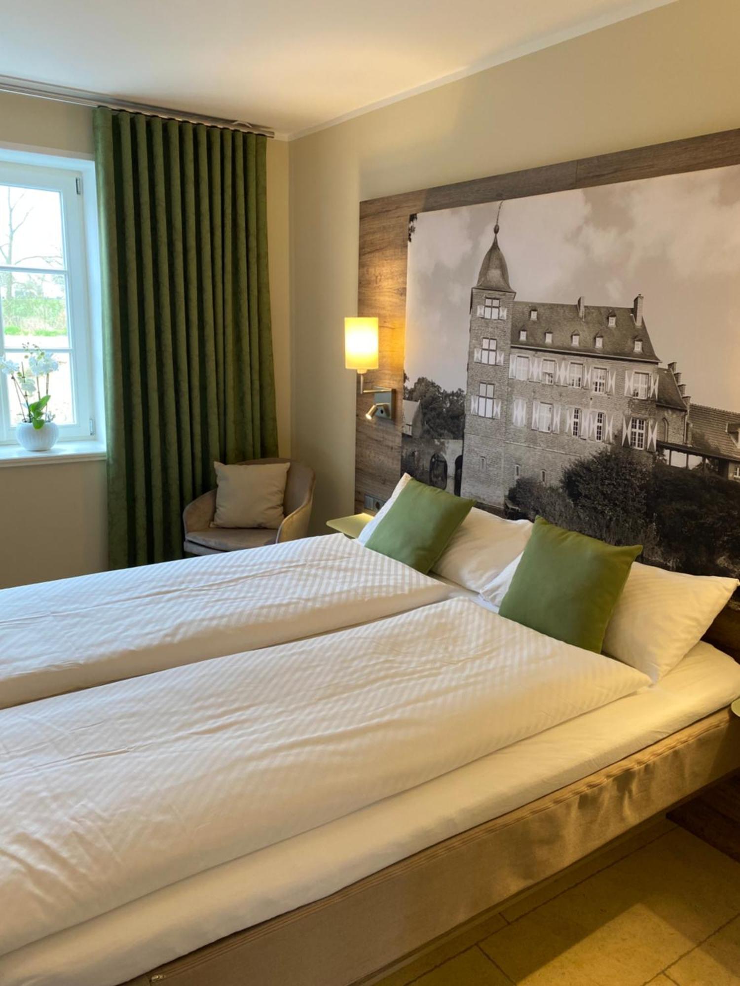 Burg Heimerzheim Swisttal Esterno foto